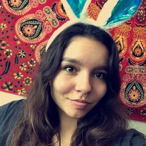 Meet your Posher, Desiree